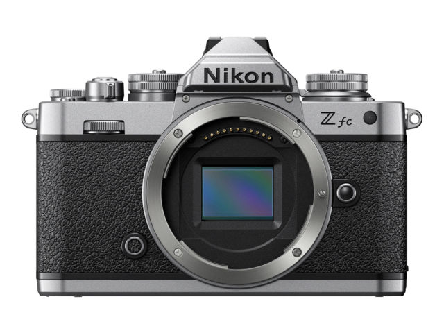 nikon-z-fc-nu → Germain Photographie
