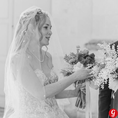 Reportage mariage : photographies à l'église d'Azay le Rideau près de Tours, par Olivier Pain