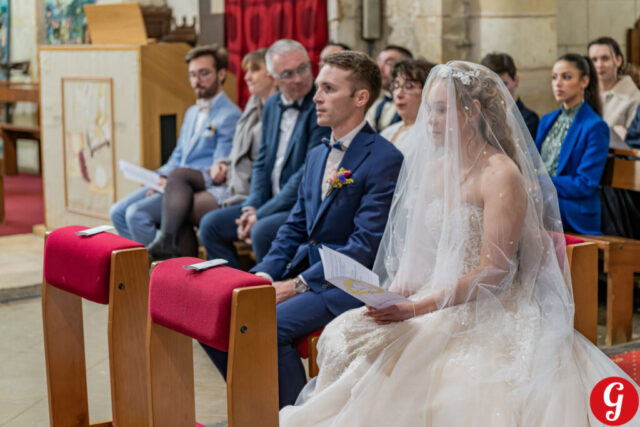 Reportage mariage : photographies à l'église d'Azay le Rideau près de Tours, par Olivier Pain