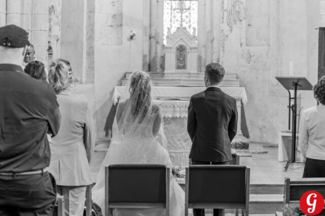 Reportage mariage : photographies à l'église d'Azay le Rideau près de Tours, par Olivier Pain