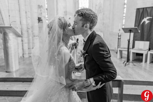 Reportage mariage : photographies à l'église d'Azay le Rideau près de Tours, par Olivier Pain