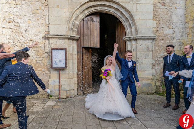 Reportage mariage : photographies à l'église d'Azay le Rideau près de Tours, par Olivier Pain
